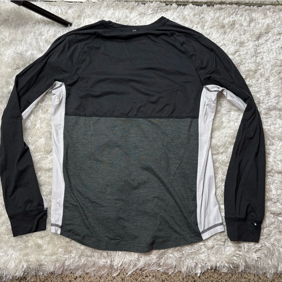 American Eagle Long Sleeve - Picture 6 of 7